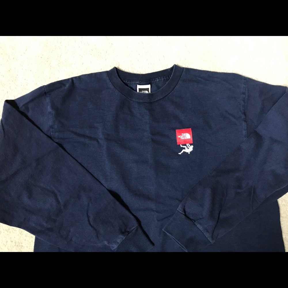 North Face long sleeve t shirt. Large. Blue.